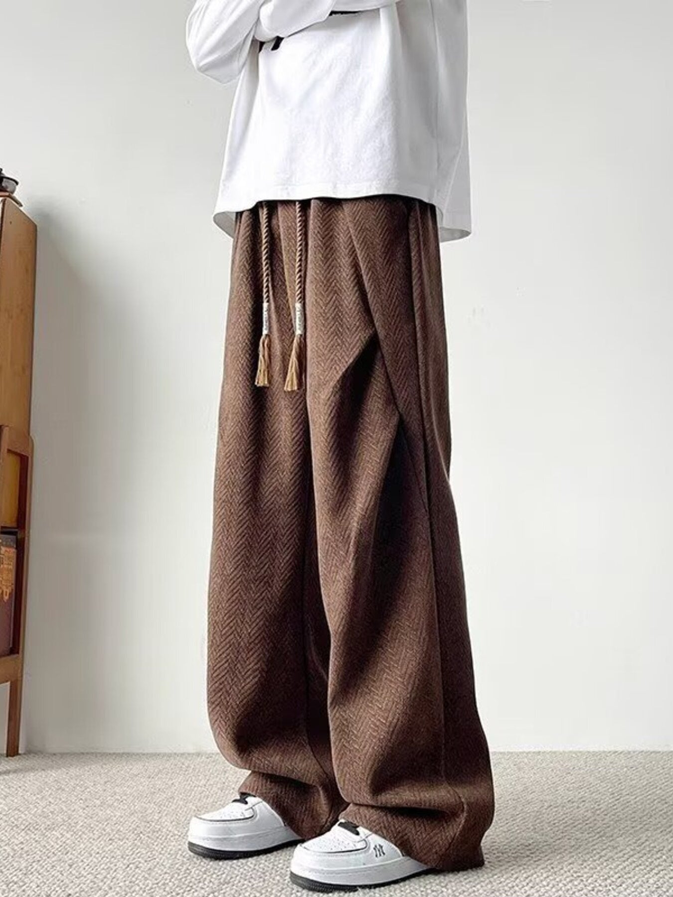 049cb7eeb6ab404a8dc763232a47552a-Max Main image